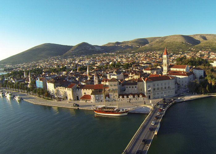 Samostan Sv. Nikole u Trogiru